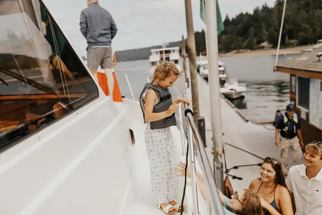 Family and wedding details aboard the boat