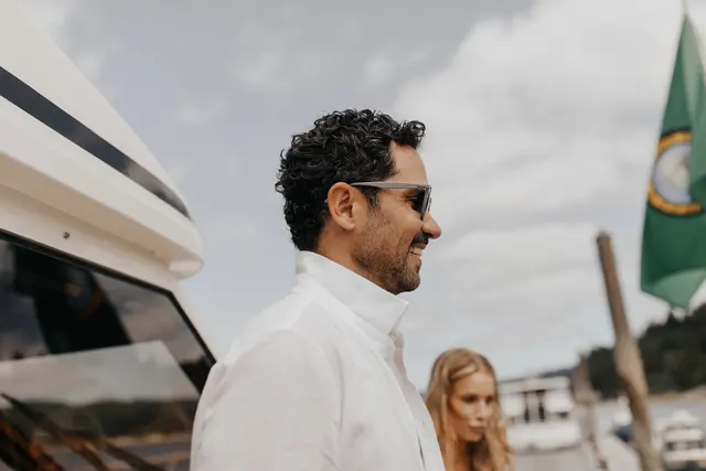 Family and wedding details aboard the boat