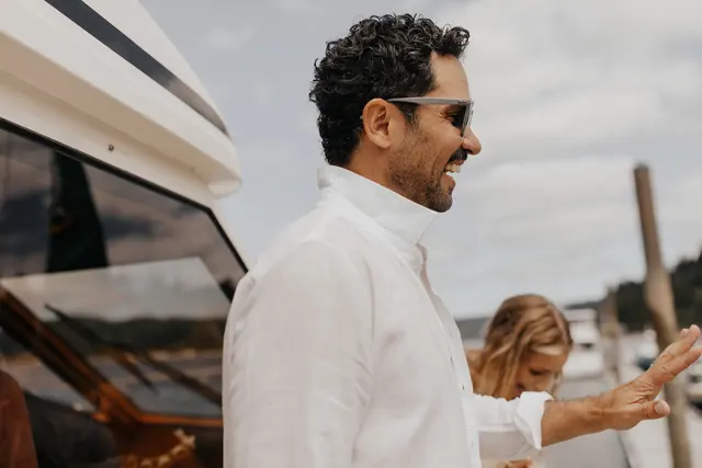 Family and wedding details aboard the boat