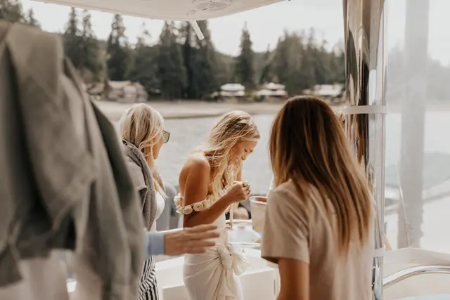 Family and wedding details aboard the boat
